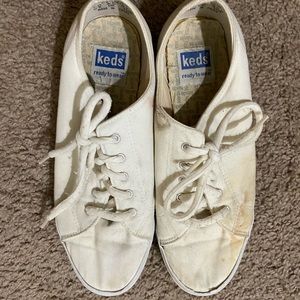 WHITE KEDS☁️